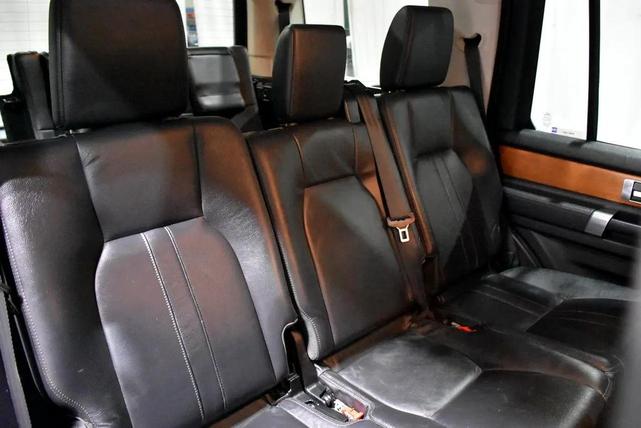 Photo of 2010 Silver Land Rover LR4