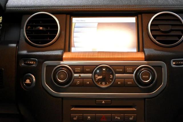 Photo of 2010 Silver Land Rover LR4