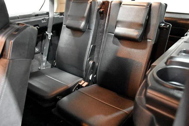Photo of 2010 Silver Land Rover LR4