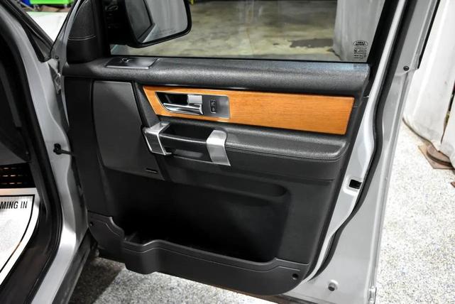 Photo of 2010 Silver Land Rover LR4
