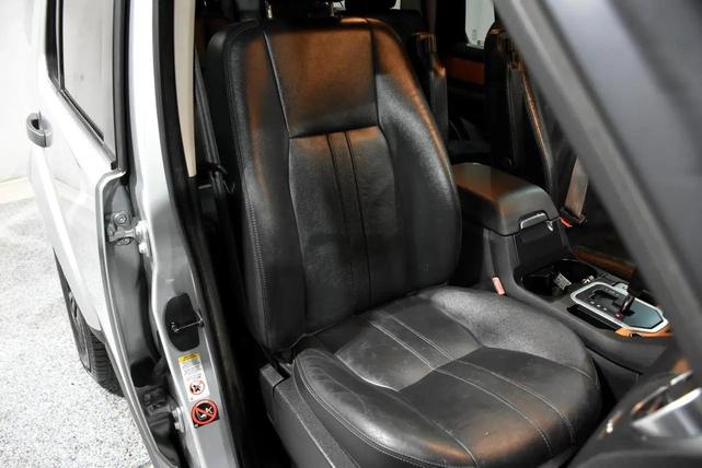 Photo of 2010 Silver Land Rover LR4