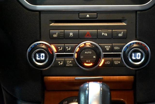 Photo of 2010 Silver Land Rover LR4