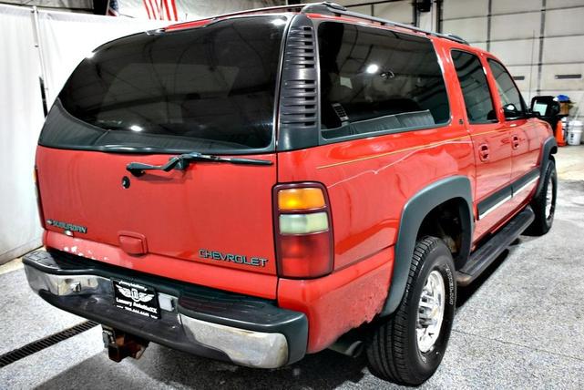 Photo of 2001 Red Chevrolet Suburban