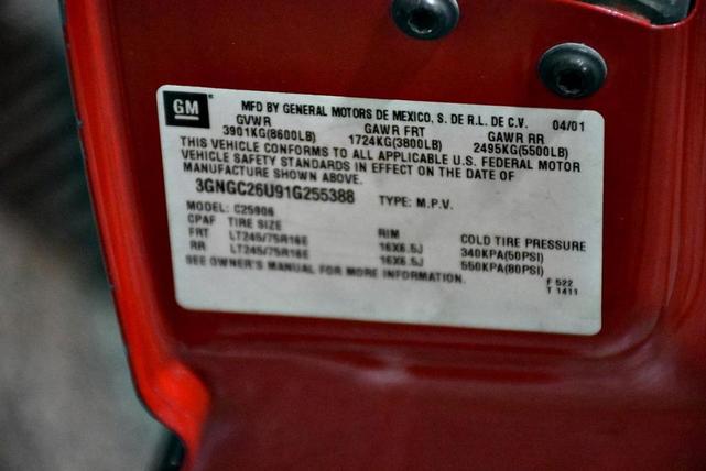 Photo of 2001 Red Chevrolet Suburban