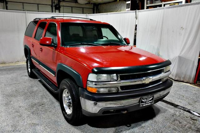 Photo of 2001 Red Chevrolet Suburban