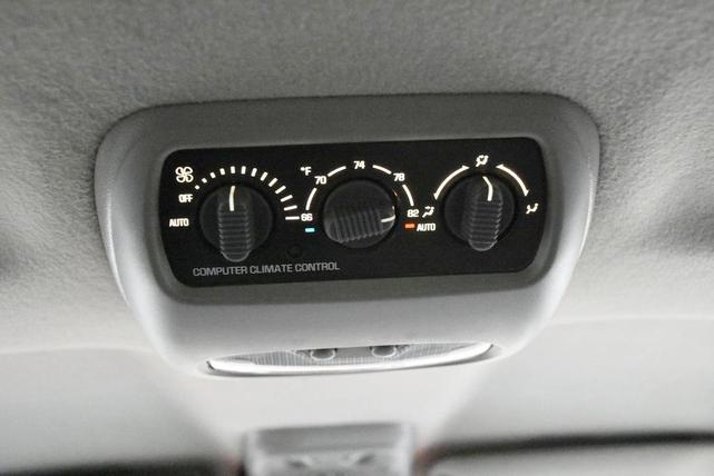 Photo of 2001 Red Chevrolet Suburban