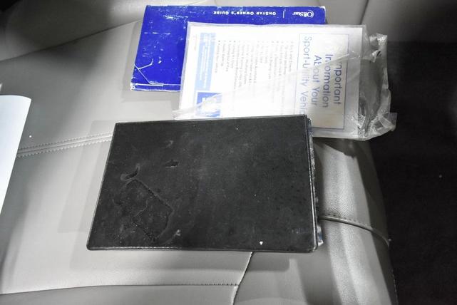 Photo of 2001 Red Chevrolet Suburban