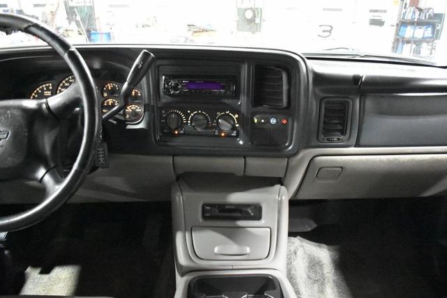 Photo of 2001 Red Chevrolet Suburban