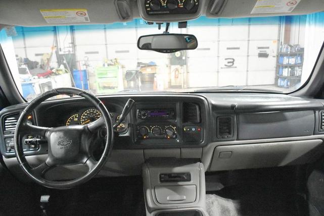 Photo of 2001 Red Chevrolet Suburban