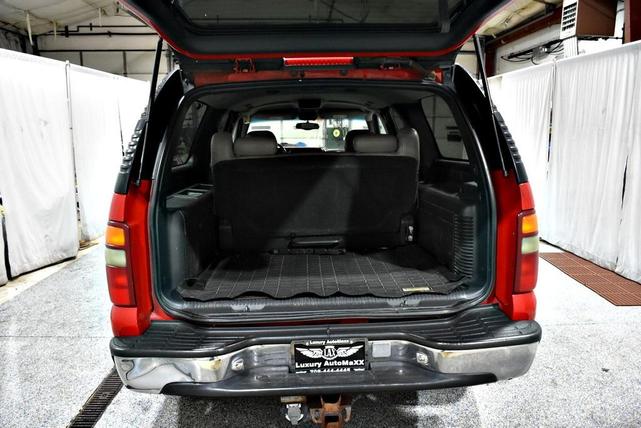 Photo of 2001 Red Chevrolet Suburban