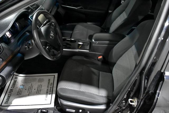 Photo of 2016 Black Toyota Camry