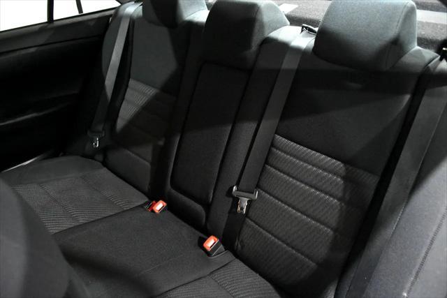 Photo of 2016 Black Toyota Camry
