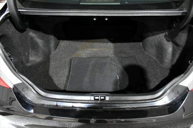 Photo of 2016 Black Toyota Camry