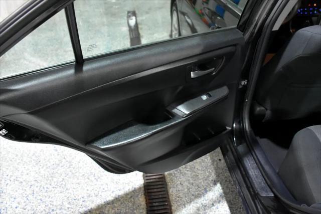 Photo of 2016 Black Toyota Camry