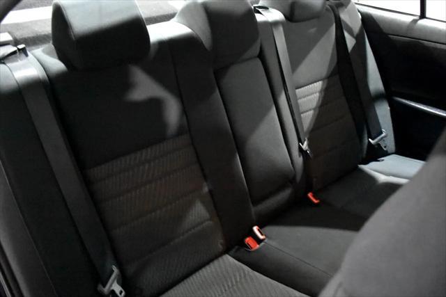 Photo of 2016 Black Toyota Camry