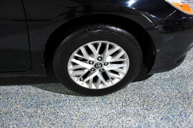 Photo of 2016 Black Toyota Camry