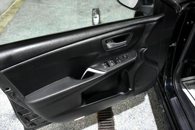 Photo of 2016 Black Toyota Camry
