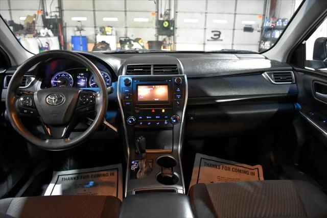 Photo of 2016 Black Toyota Camry