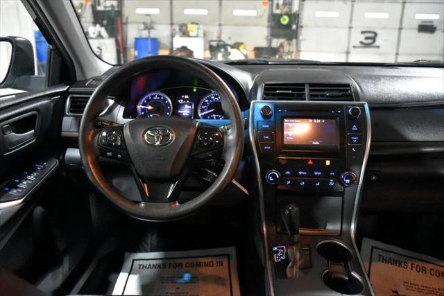 Photo of 2016 Black Toyota Camry
