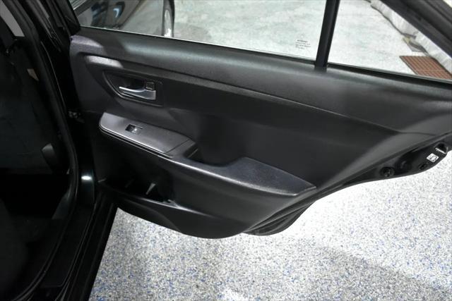 Photo of 2016 Black Toyota Camry