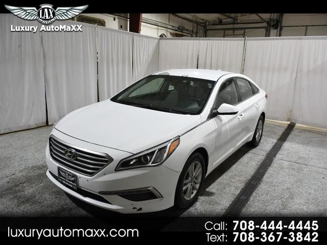 Photo of 2015 White Hyundai SONATA