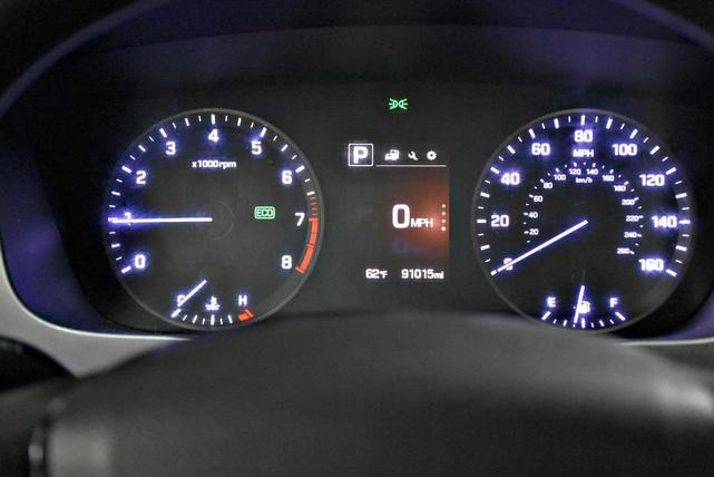 Photo of 2015 White Hyundai SONATA