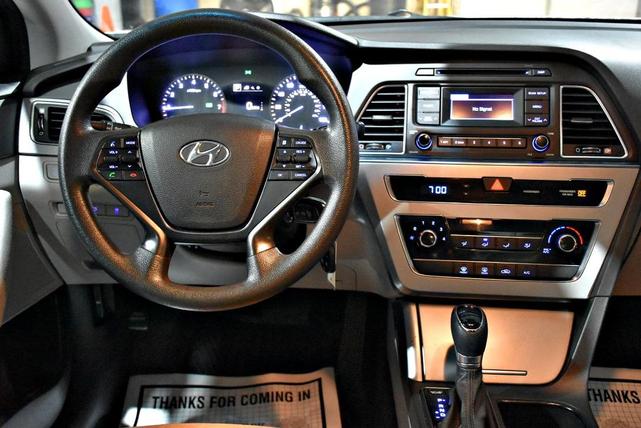 Photo of 2015 White Hyundai SONATA