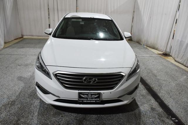 Photo of 2015 White Hyundai SONATA