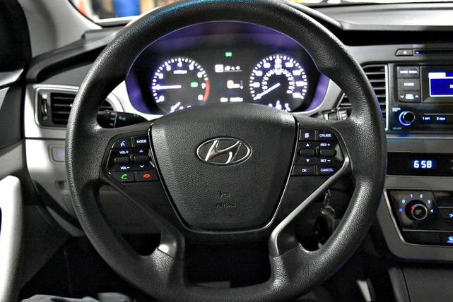 Photo of 2015 White Hyundai SONATA