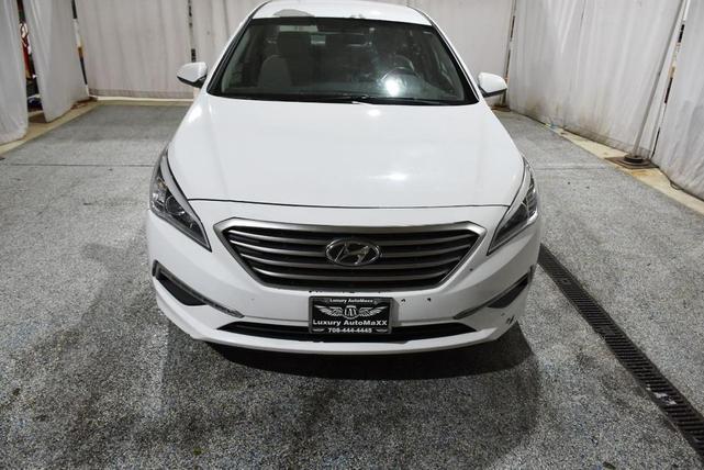 Photo of 2015 White Hyundai SONATA