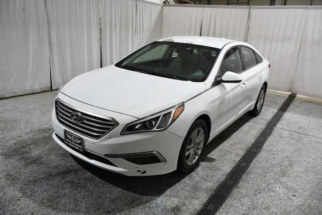 Photo of 2015 White Hyundai SONATA