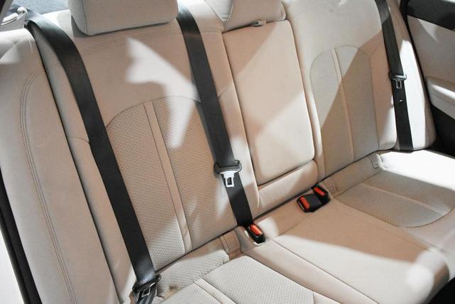 Photo of 2015 White Hyundai SONATA