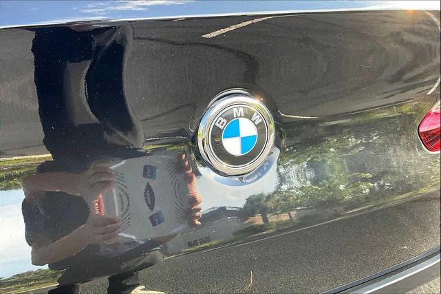 Photo of 2023 Jet Black BMW X4