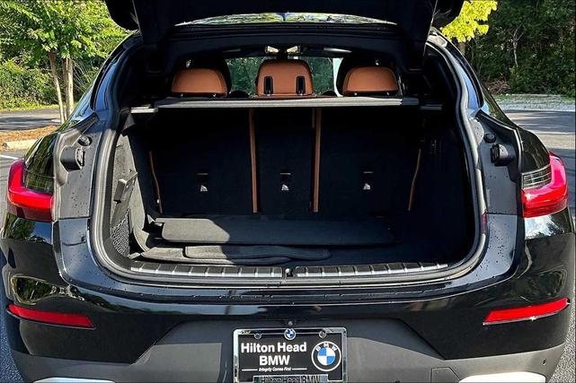 Photo of 2023 Jet Black BMW X4