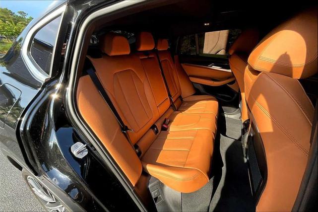 Photo of 2023 Jet Black BMW X4