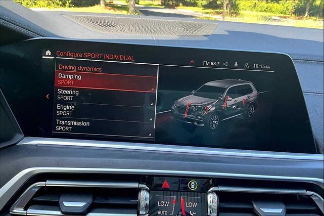 Photo of 2022 Mineral White Metallic BMW X7