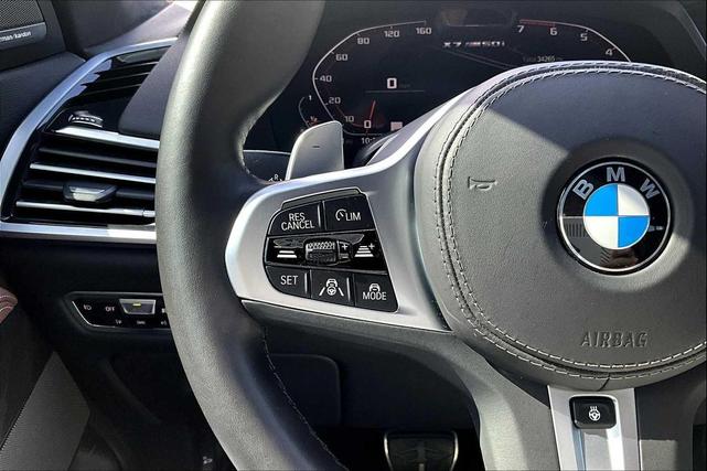 Photo of 2022 Mineral White Metallic BMW X7