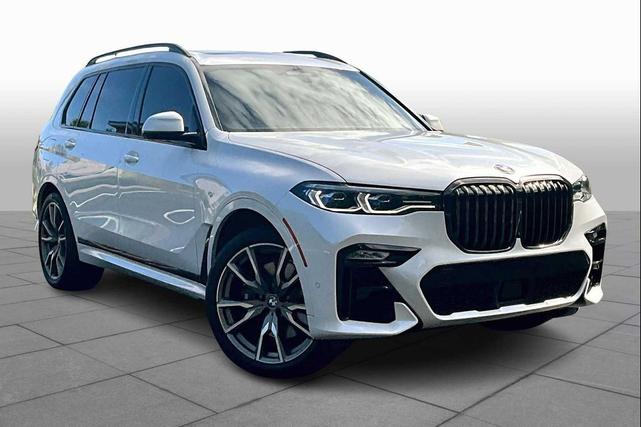 Photo of 2022 Mineral White Metallic BMW X7
