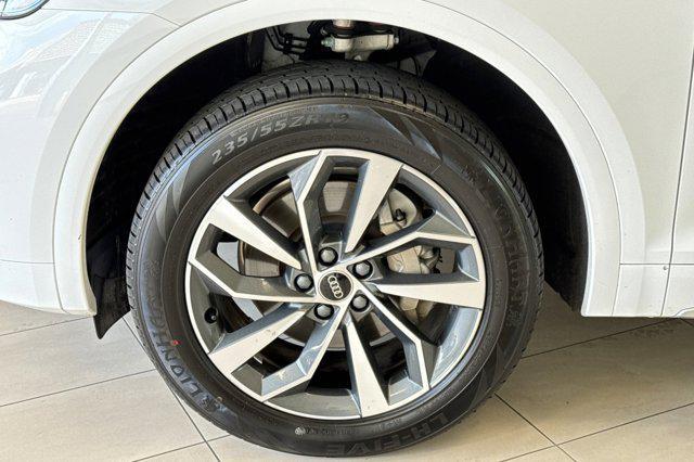Photo of 2024 Arkona White Audi Q5