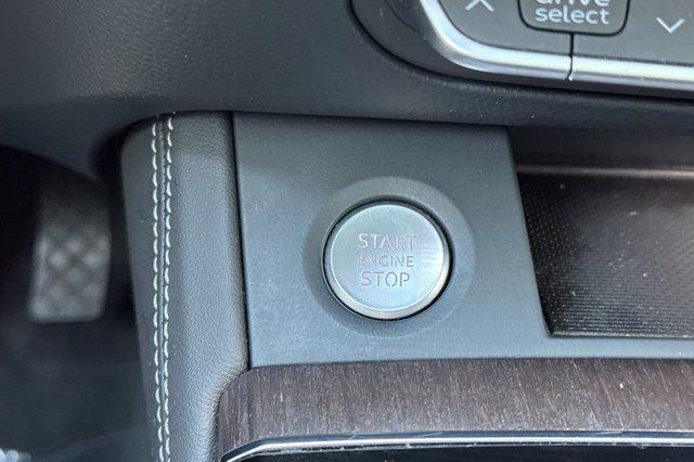 Photo of 2024 Arkona White Audi Q5