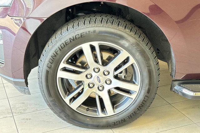 Photo of 2023 Red Metallic Ford Expedition