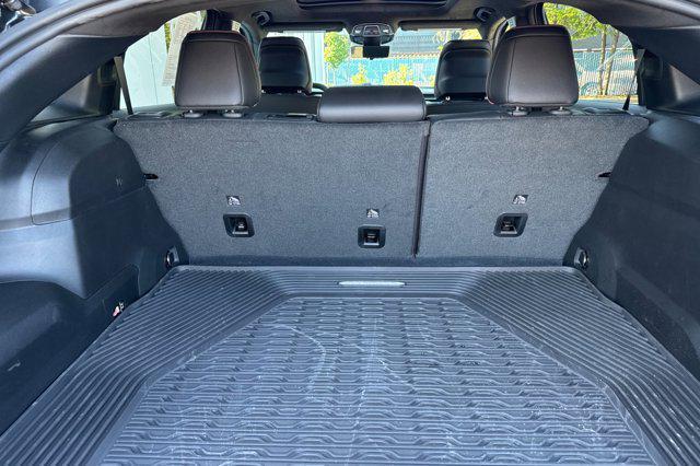 Photo of 2025 Baltic Gray Metallic Clearcoat Jeep Wagoneer S