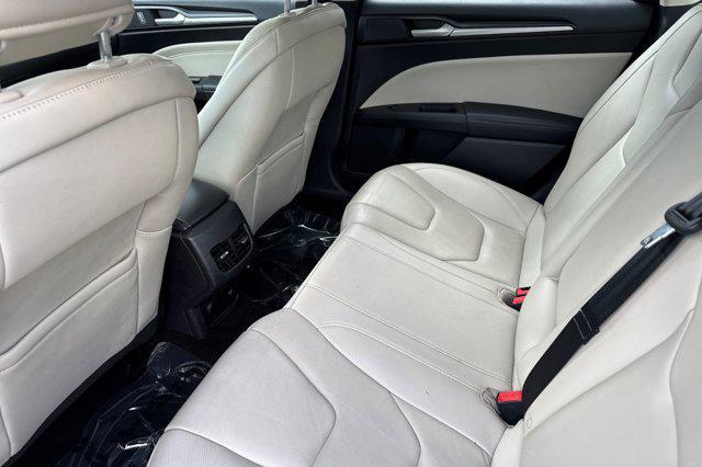 Photo of 2017 White Gold Ford Fusion Hybrid