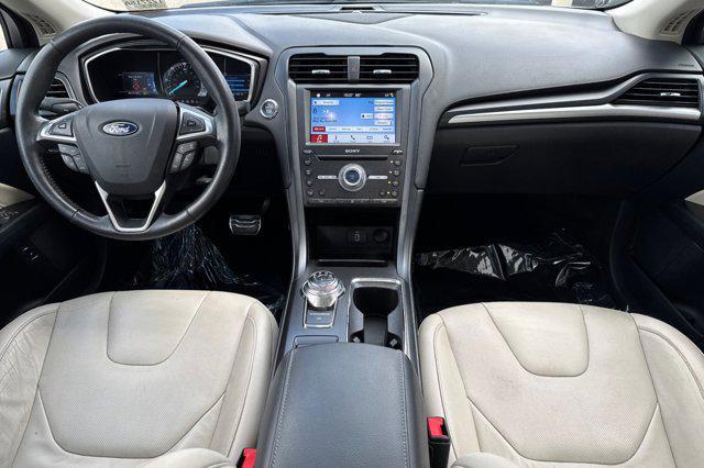 Photo of 2017 White Gold Ford Fusion Hybrid