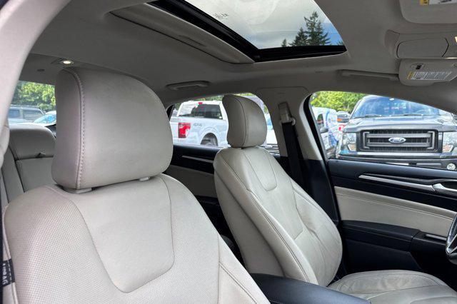 Photo of 2017 White Gold Ford Fusion Hybrid