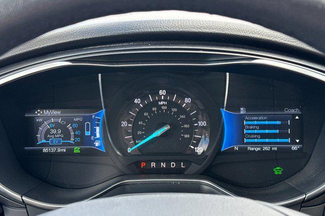 Photo of 2017 White Gold Ford Fusion Hybrid
