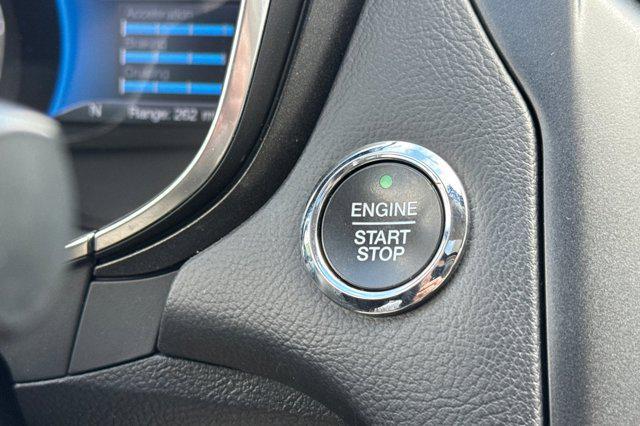 Photo of 2017 White Gold Ford Fusion Hybrid