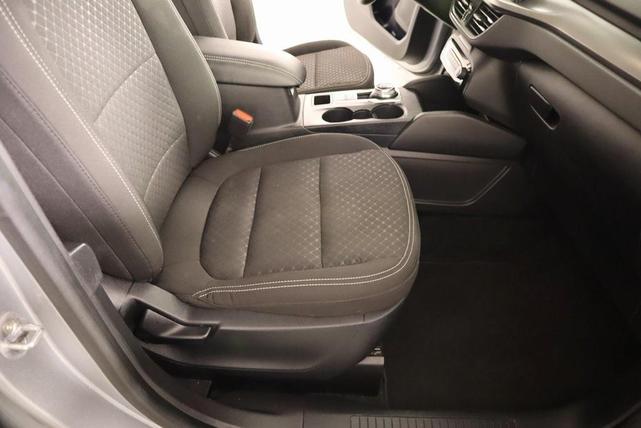Photo of 2024 Silver Metallic Ford Escape