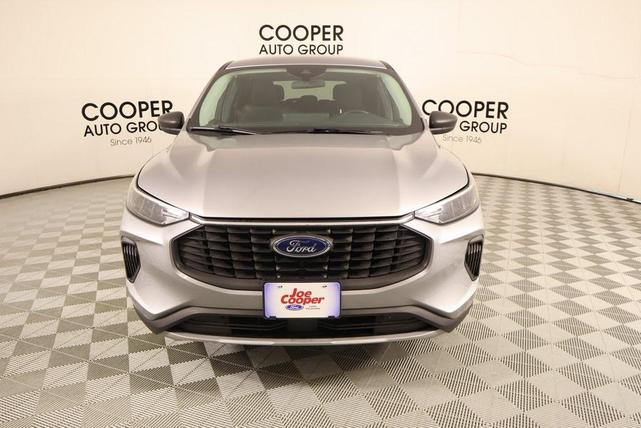 Photo of 2024 Silver Metallic Ford Escape