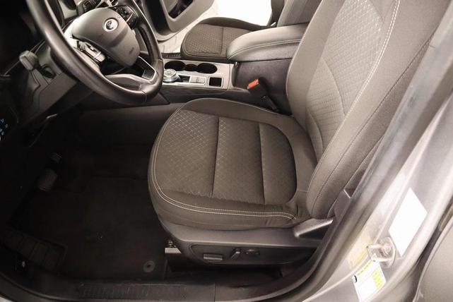 Photo of 2024 Silver Metallic Ford Escape